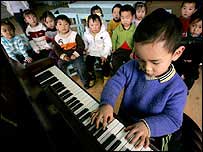 Ca hát – liệu pháp giảm đau cho trẻ bệnh