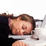 Mất ngủ kéo dài sẽ làm ảnh hưởng đến tâm trạng