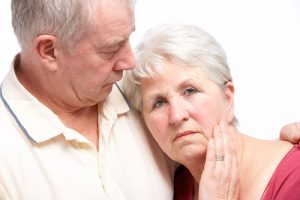 Trà xanh và ánh sáng laser đỏ chữa Alzheimer