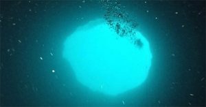 Bí ẩn những “lỗ xanh” xuất hiện ngoài khơi Florida, Mỹ