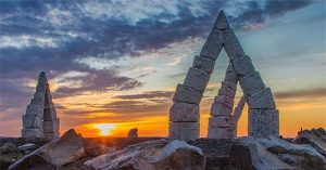 Tượng đài bằng đá bí ẩn ở Iceland