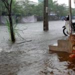 Bão số 7 vào miền Trung sớm, dân không kịp trở tay