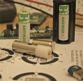 Điều khiển thiết bị điện tử với pin Batthead