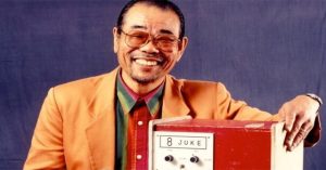 Cha đẻ của máy hát karaoke lại là người đánh trống mù nhạc lý, bỏ lỡ hàng trăm triệu USD vì “quên” đăng ký bản quyền