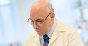 Giáo sư Weissman phát triển vaccine chống mọi virus corona