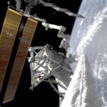 NASA phát hiện sự cố trên tàu Endeavour