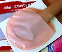 Dùng găng tay để phát hiện sớm ung thư vú
