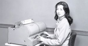 Cách cỗ máy đánh chữ 5.400 ký tự của IBM bị chinh phục bởi một người phụ nữ