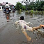 Malaysia: Lũ lụt hoành hành, 90.000 người sơ tán