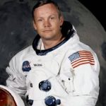 Neil Armstrong từng suýt chết trước khi đáp xuống mặt trăng