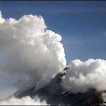 Colombia: 8.000 người đi lánh nạn vì núi lửa phun