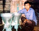 Chàng “cựu binh chân đất” và chiếc máy băm bèo