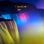 Thác Niagara lung linh sắc màu về đêm