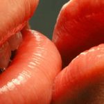 Nụ hôn dưới góc nhìn khoa học
