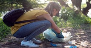 Plogging là gì, và tại sao nó lại được cả thế giới ủng hộ?