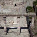 Bức tường dài 2 mét ở Pompei đổ sập do mưa lớn