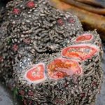 Lạ lùng tận mắt… đặc sản “đá máu”