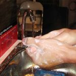 Chống cúm A/H5N1: Hãy rửa tay với xà phòng