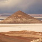 Bí ẩn “kim tự tháp” núi lửa từng có UFO ghé thăm ở Argentina