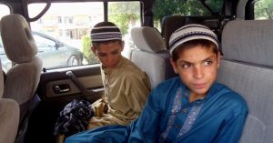 Kỳ lạ 3 anh em ngày “sống”, đêm “chết” ở Pakistan
