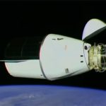 Khoảnh khắc tàu SpaceX cập bến ISS ở độ cao 430 km