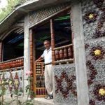 Ngôi nhà làm bằng chai nhựa