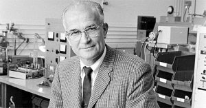 Cuộc đời người đoạt giải Nobel bị nhân viên tẩy chay