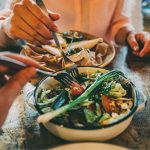 Nghiên cứu mới: Người ăn cả ngày lẫn đêm dễ bị trầm cảm