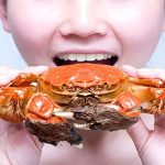 Ăn cua như thế nào mới đúng?