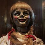 Hóa ra không phải tự nhiên mà Annabelle chọn nhập vào một con búp bê