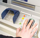 ATM biết tự vệ kiểu bọ hung