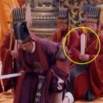Tại sao các quan xưa khi tới buổi chầu đều cầm theo một ‘tấm bài vị’?