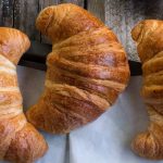 Bí mật bên trong chiếc bánh sừng bò thơm ngon