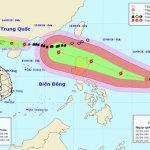 Siêu bão Mangkhut hạ 2 cấp sau khi càn quét Philippines, tiến nhanh hơn vào biển Đông