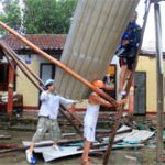 Siêu bão Wutip đổ bộ miền Trung, gió giật mạnh