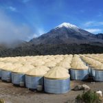 Từ đỉnh núi lửa tại Mexico, các nhà vật lý học cố chứng minh có thứ bay nhanh hơn ánh sáng