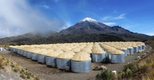 Từ đỉnh núi lửa tại Mexico, các nhà vật lý học cố chứng minh có thứ bay nhanh hơn ánh sáng