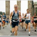 Chạy maratông cứu sống những người đua xe ôtô.