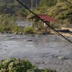 Bùn thải chì tràn ra sông nguy hiểm ở cấp độ nào?