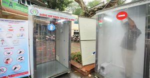 Cận cảnh buồng khử khuẩn toàn thân di động đầu tiên do Việt Nam sản xuất