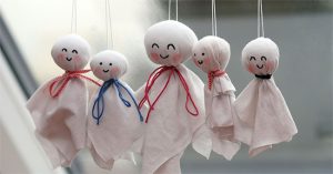 Đằng sau búp bê cầu nắng đáng yêu của người Nhật là câu chuyện khá rùng rợn