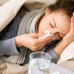 Tại sao biết kháng sinh không trị cảm cúm, nhiều người vẫn tiếp tục lạm dụng?