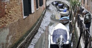 “Siêu trăng xanh máu” đã khiến thành phố Venice thơ mộng rơi vào thảm cảnh này