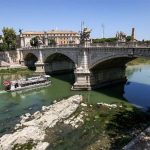 Hé lộ kho báu ở Rome sau trận hạn hán nghiêm trọng