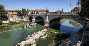 Hé lộ kho báu ở Rome sau trận hạn hán nghiêm trọng
