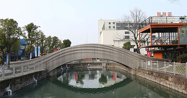Trung Quốc làm cầu bê tông in 3D dài nhất trong 19 ngày