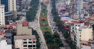 Phá bỏ cây xanh, thảm cỏ trên tuyến đường đẹp ở thủ đô