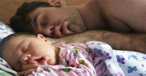 Chúng ta giống bố hay giống mẹ nhiều hơn?