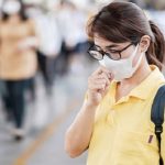 Vì sao khó bỏ chạm tay vào mặt dù cần phòng dịch?