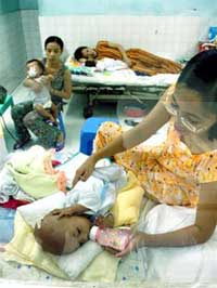 Trẻ bị tiêu chảy do siêu vi ngày càng tăng
